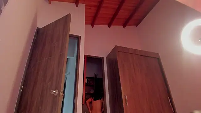 Snapshot of amyharlow_1 chatting on October 18, 9:38 pm amyharlow 1 online show from October 18, 9:38 pm