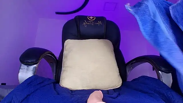 naomi kyse online show from March 26, 3:19 am