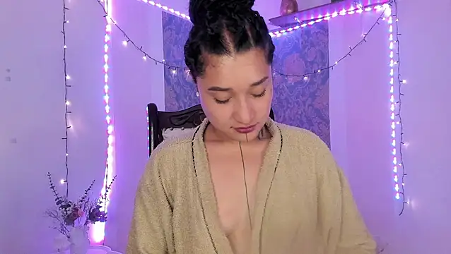 Eva Lee  online show from February 28, 9:31 am