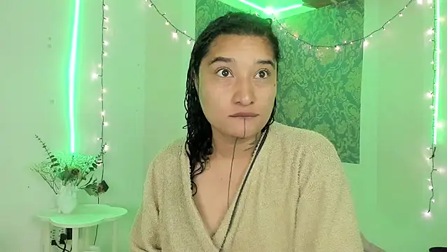 Eva Lee  online show from May 15, 10:51 am