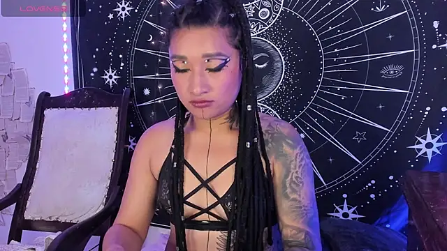 Eva Lee  online show from November 8, 9:25 am