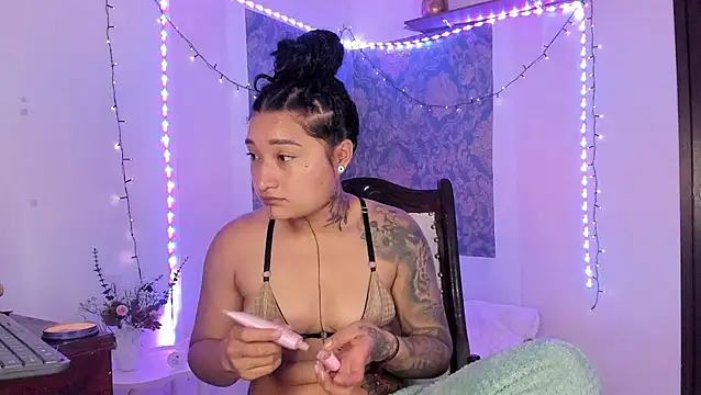 Eva Lee  online show from February 27, 9:20 am