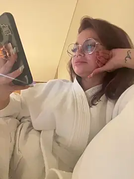 lovebellagrey online show from October 13, 3:58 pm