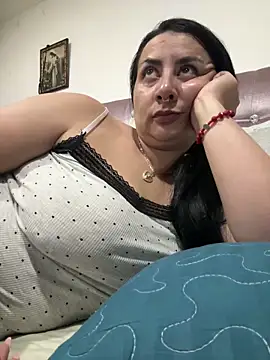 Abril Luv online show from May 5, 12:57 am