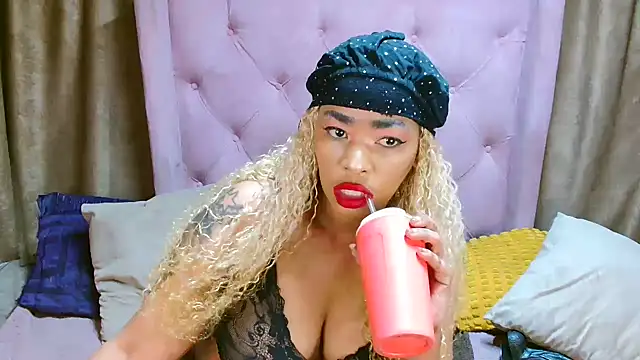 Snapshot of AFRICANGODDESSXXX chatting on September 30, 10:58 pm AFRICANGODDESSXXX online show from September 30, 10:58 pm