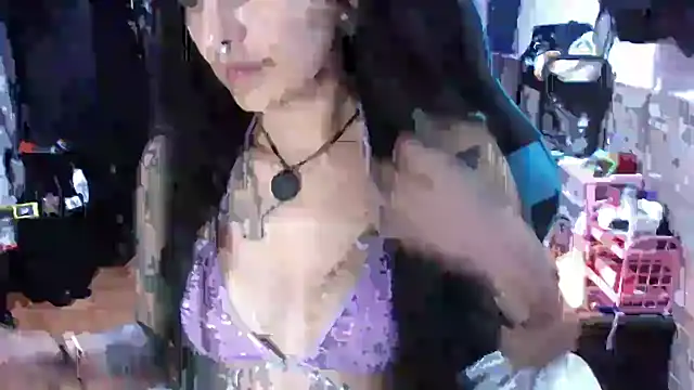 AngelaQueen  online show from December 15, 6:35 pm