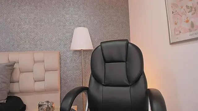 lena banks online show from March 14, 10:00 pm