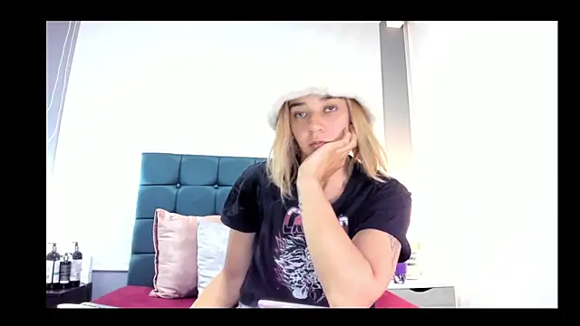 charlott lens online show from November 22, 2:20 pm