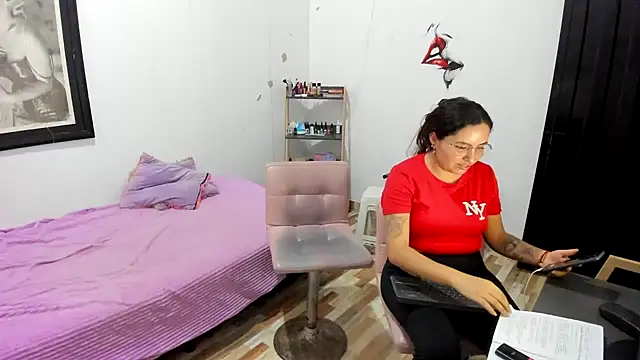  girls on fire  online show from March 27, 10:43 pm