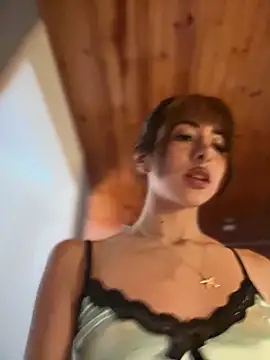 lauravasquez online show from May 8, 8:21 pm