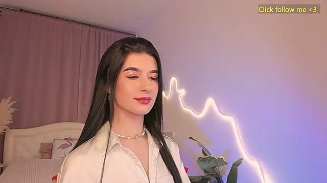 LauraCoy online show from March 18, 8:47 pm