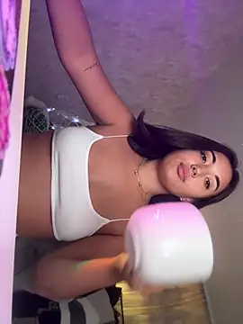 lily  foster online show from May 8, 1:36 pm