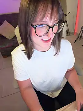 Megan lu2 online show from May 15, 3:00 am