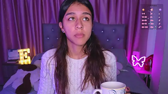 Emiily Scott1 online show from October 28, 10:25 pm