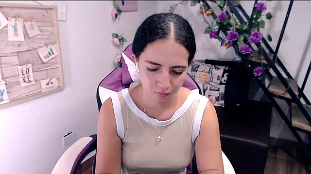 samantha baby  online show from May 24, 6:18 pm