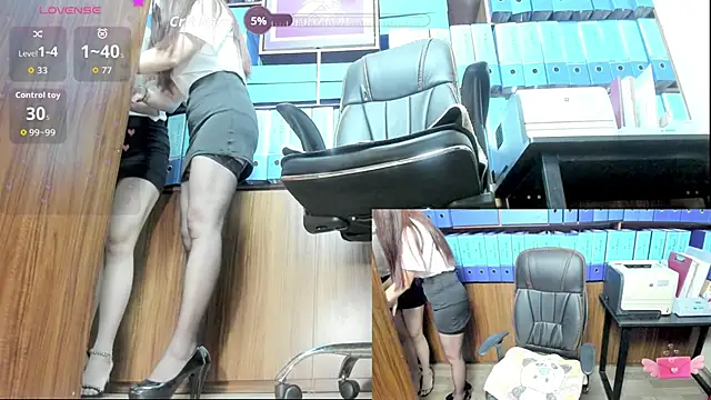 Snapshot of Office_Sexy chatting on September 28, 3:50 pm Office Sexy online show from September 28, 3:50 pm
