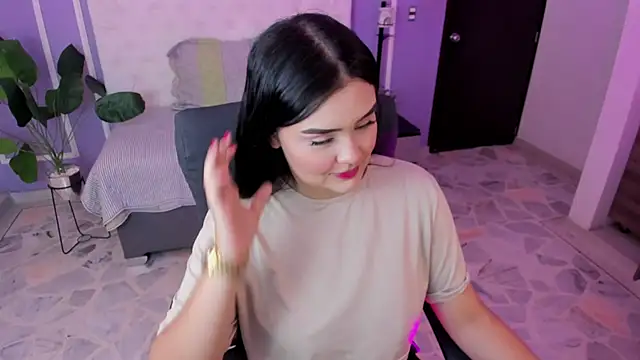 martinasaez online show from May 14, 8:14 pm