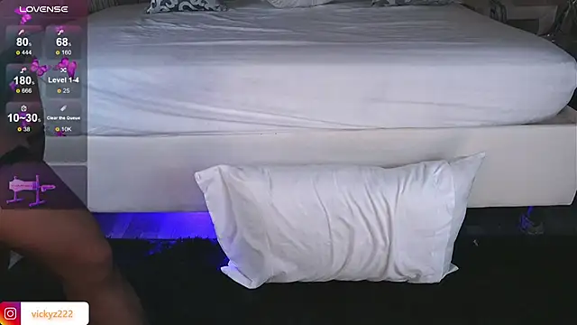 Victoriaxx  online show from November 5, 11:43 pm