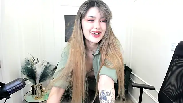 AnneTLi online show from May 23, 4:33 am