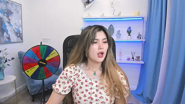 AnneTLi online show from April 28, 3:21 am