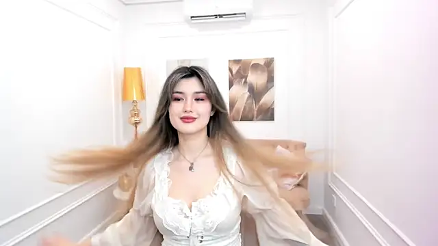 AnneTLi online show from May 6, 3:32 am