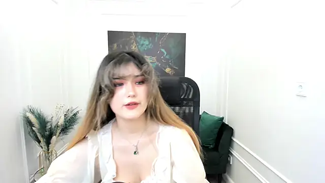 AnneTLi online show from June 28, 4:08 am