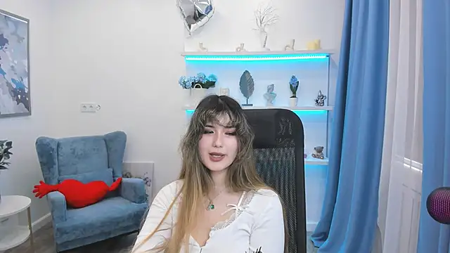 AnneTLi online show from June 30, 10:15 am
