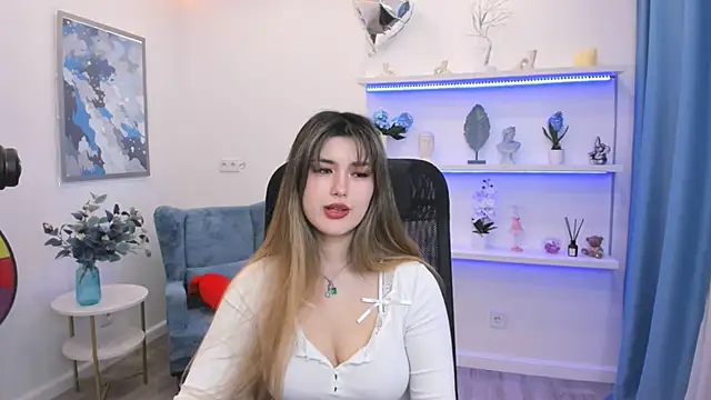 AnneTLi online show from May 9, 3:41 am
