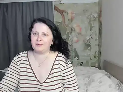 Lillian2 online show from May 24, 6:18 pm