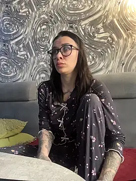 Queen of pain online show from March 23, 8:31 am