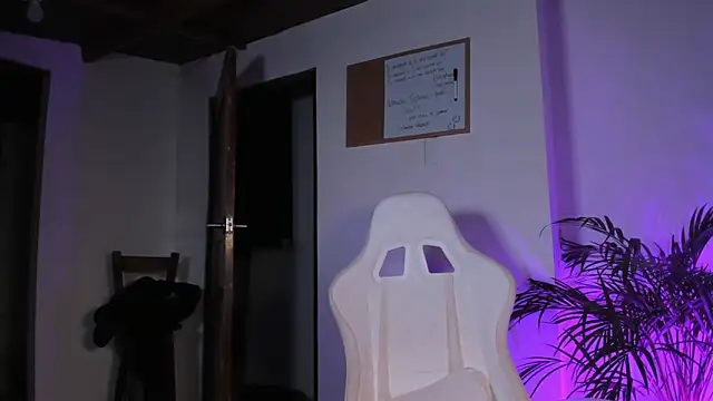 Aly scarf online show from April 9, 6:19 am