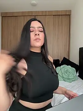 Nicollemays online show from May 7, 2:32 pm