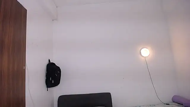 yselahot online show from May 22, 3:32 pm