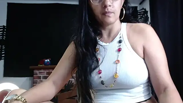 Lucynaugthyy online show from October 3, 1:27 pm
