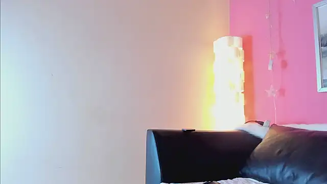 Tiffanysurez  online show from January 7, 4:43 pm