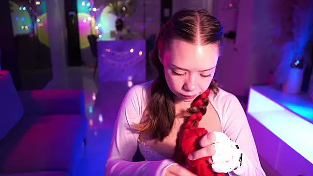 VixenMia online show from March 23, 3:45 am