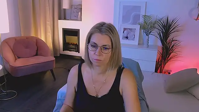 Annie Light online show from October 6, 5:46 am