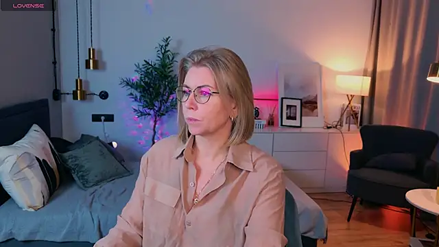 Annie Light online show from May 26, 6:46 am