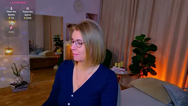 Annie Light online show from May 16, 8:50 am