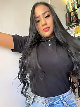 Luisa Fernandaa online show from May 27, 8:06 pm