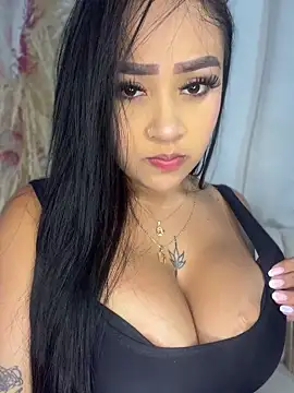 Luisa Fernandaa online show from May 6, 3:32 am