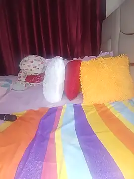 NicRaisaa online show from May 16, 3:09 am