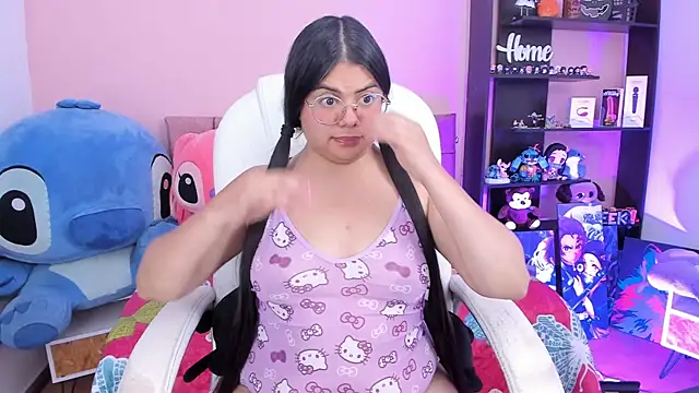 esmeralda112 online show from May 3, 9:01 am