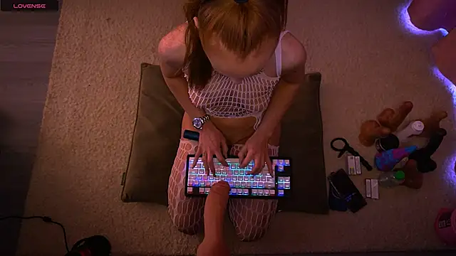 Redhead Shark new online show from March 19, 1:15 pm