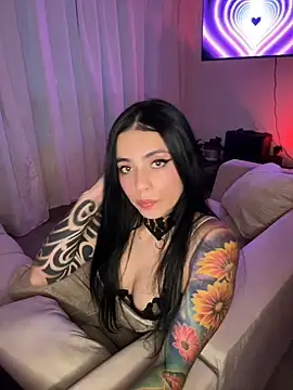 i am nina  online show from May 8, 11:17 pm