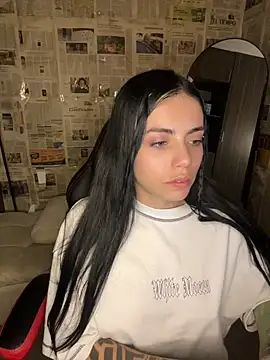 i am nina  online show from May 5, 1:52 am