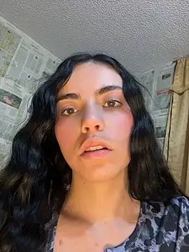 i am nina  online show from April 28, 5:11 am