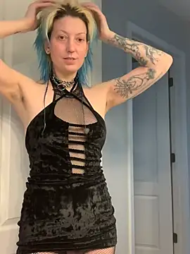 MissCumberdale online show from February 13, 7:15 pm