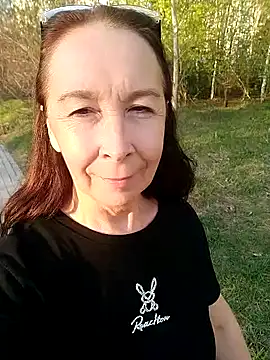 Celine Faer1 online show from May 8, 1:14 pm