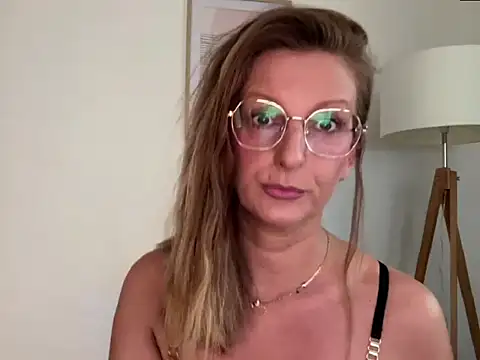HornyJudith online show from May 12, 5:59 am